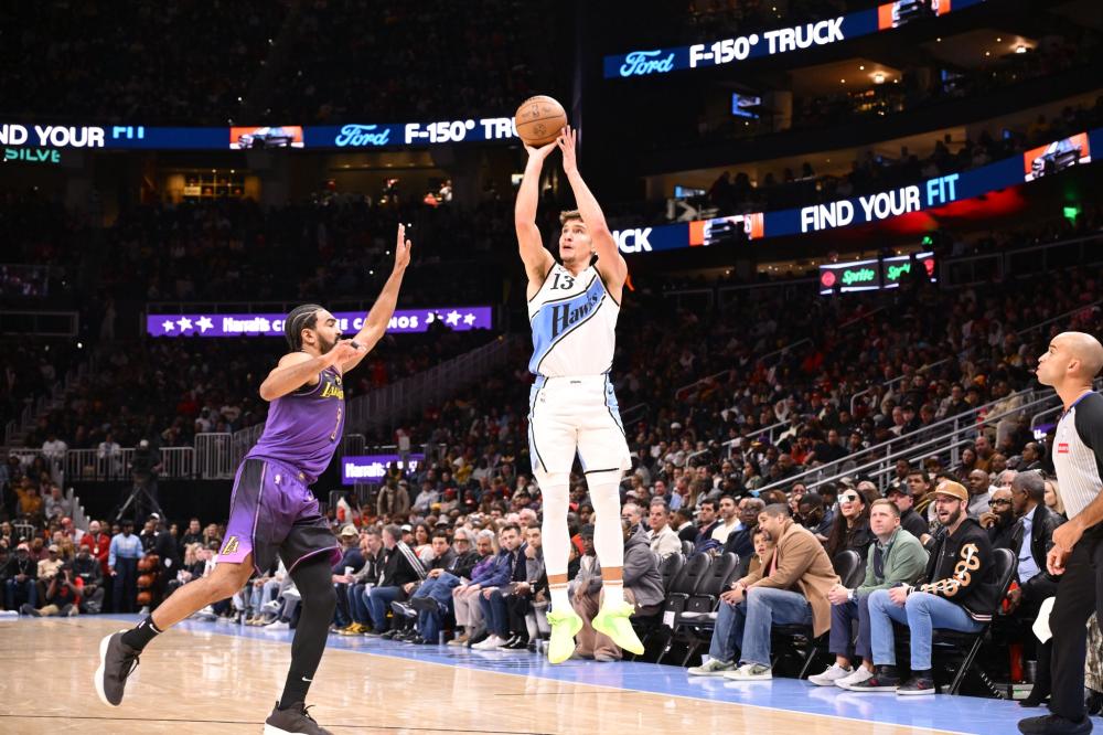 不仅给球迷 不仅给球迷