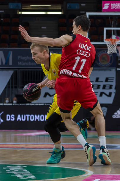 而由于两队 而由于两队